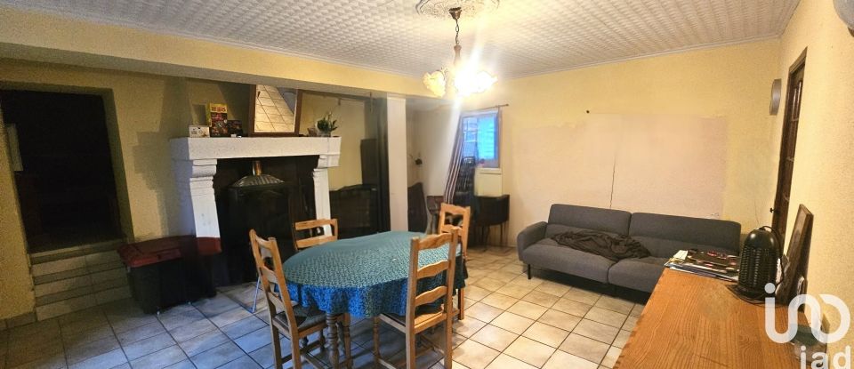 House 6 rooms of 97 m² in Saint-Mars-sur-la-Futaie (53220)