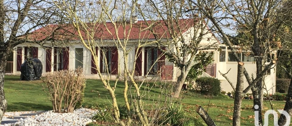 Traditional house 11 rooms of 185 m² in Bellevigny (85170)