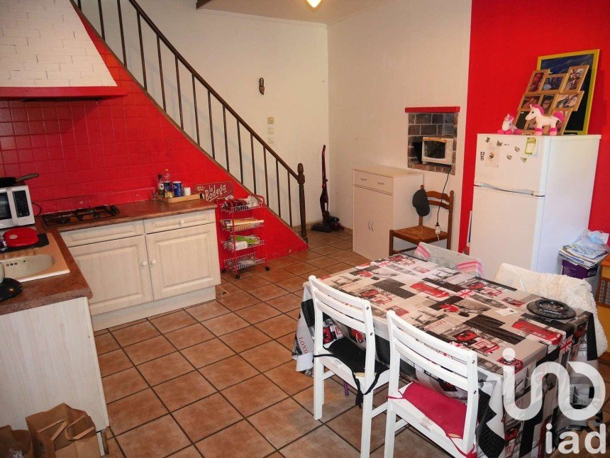 Town house 3 rooms of 55 m² in Parthenay (79200)