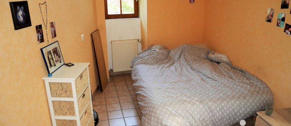 Town house 3 rooms of 55 m² in Parthenay (79200)