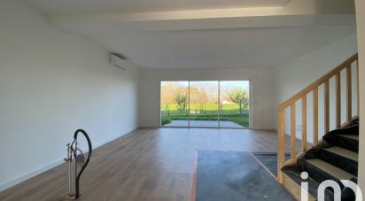 Pavilion 4 rooms of 93 m² in Ustaritz (64480)