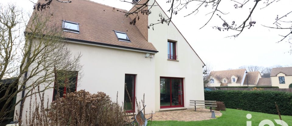 Maison traditionnelle 8 pièces de 159 m² à Magny-les-Hameaux (78114)