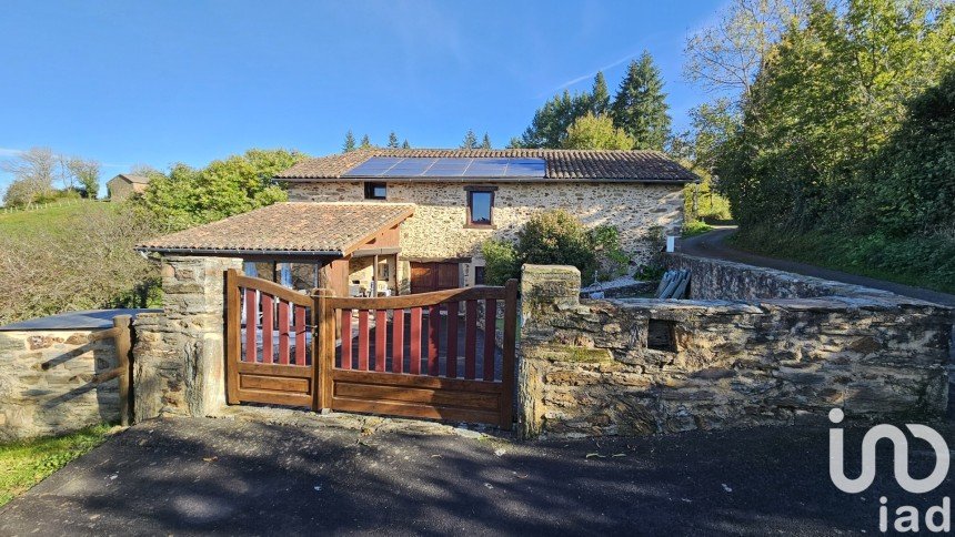 Parking of 140 m² in FOURNOULÈS (15600)