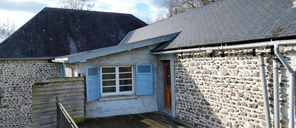 Maison de campagne 9 pièces de 249 m² à Aramits (64570)