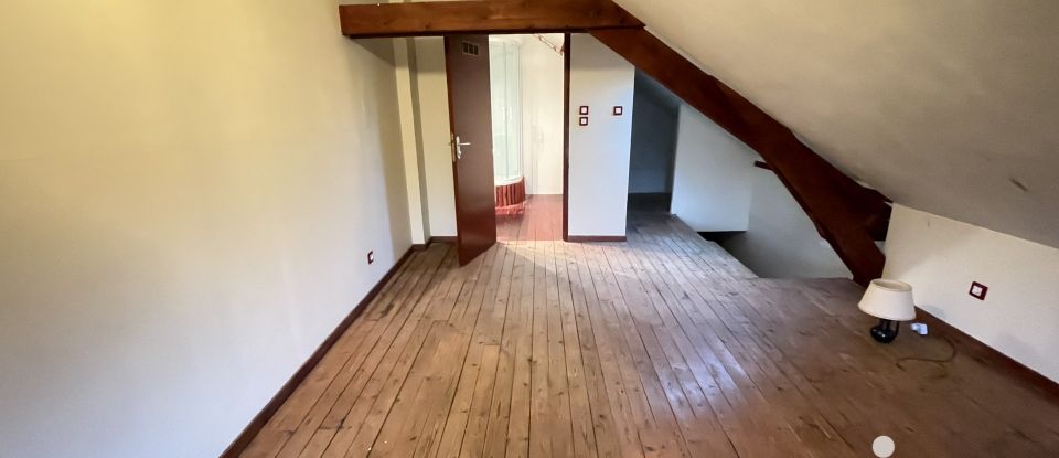 Maison 4 pièces de 72 m² à Vivier-au-Court (08440)