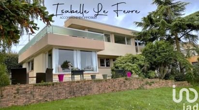 House 6 rooms of 150 m² in Le Coudray-Montceaux (91830)