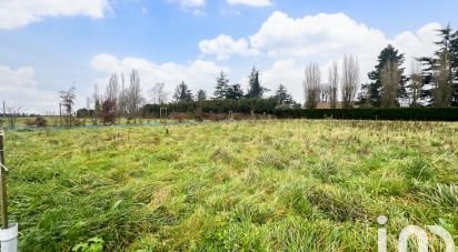 Land of 881 m² in Champenard (27600)