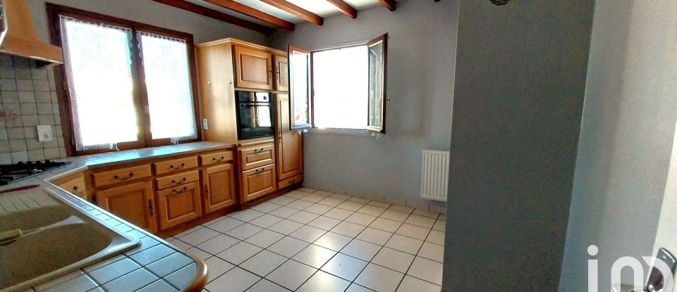 Maison 6 pièces de 118 m² à Picherande (63113)