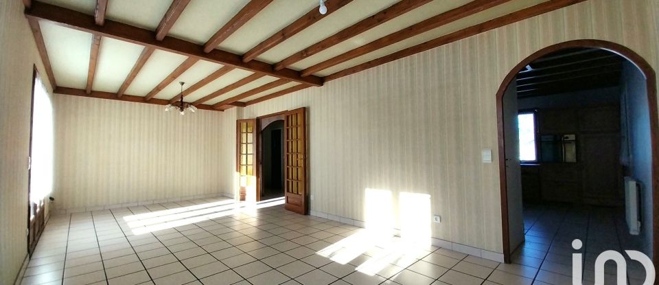 Maison 6 pièces de 118 m² à Picherande (63113)