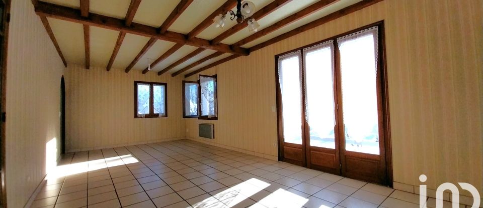 Maison 6 pièces de 118 m² à Picherande (63113)