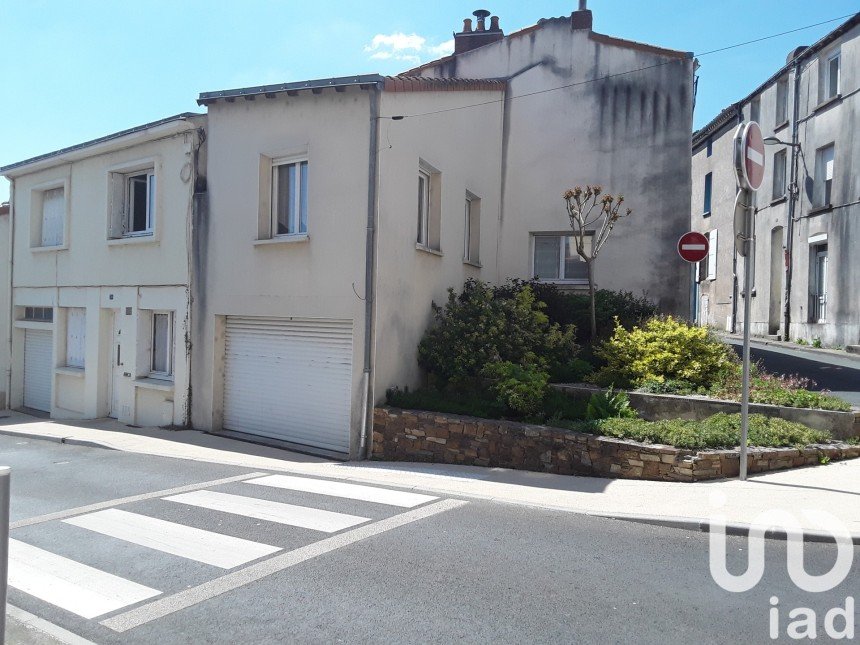 Town house 5 rooms of 124 m² in Cholet (49300)