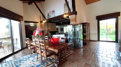 Traditional house 6 rooms of 204 m² in Gimont (32200)