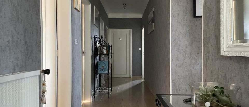 Maison 4 pièces de 106 m² à Anglars-Saint-Félix (12390)