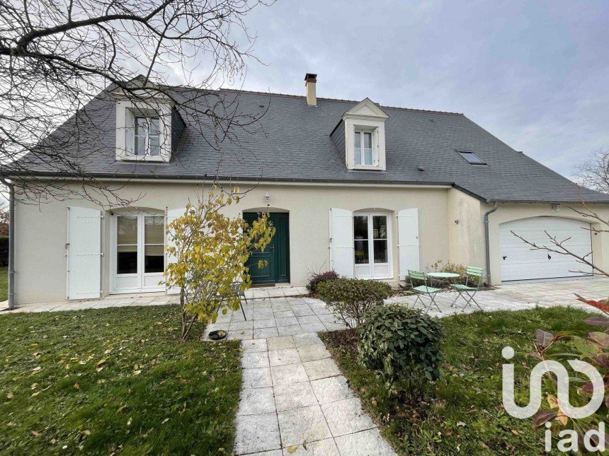 Maison traditionnelle 7 pièces de 210 m² à Joué-lès-Tours (37300)