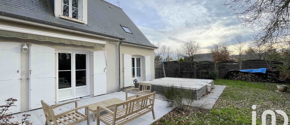 Maison traditionnelle 7 pièces de 210 m² à Joué-lès-Tours (37300)