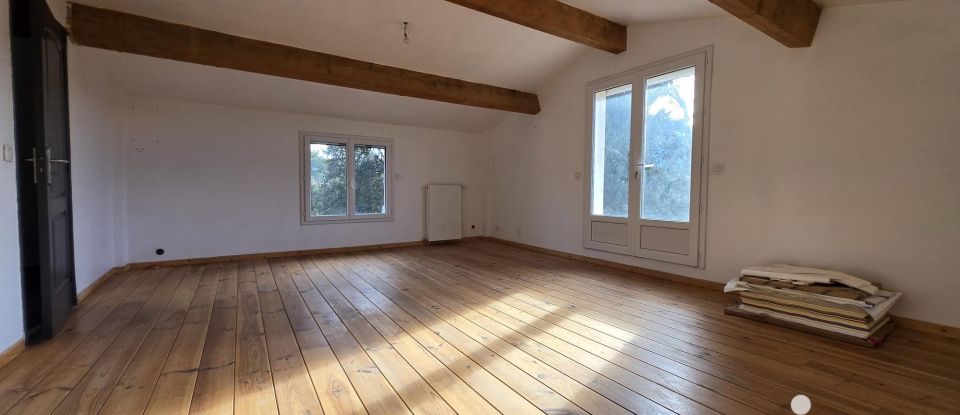 Maison de campagne 5 pièces de 183 m² à Jouques (13490)