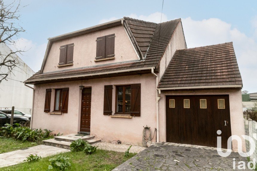 House 6 rooms of 120 m² in Villepinte (93420)