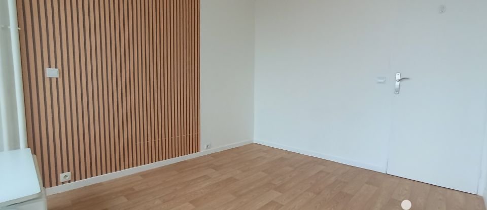 Apartment 3 rooms of 76 m² in Roubaix (59100)