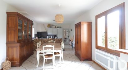 Traditional house 5 rooms of 115 m² in Chevreuse (78460)