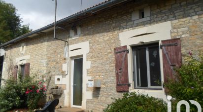 House 6 rooms of 155 m² in Clussais-la-Pommeraie (79190)