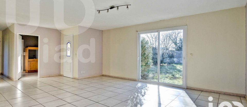 Maison 4 pièces de 88 m² à Gaillan-en-Médoc (33340)