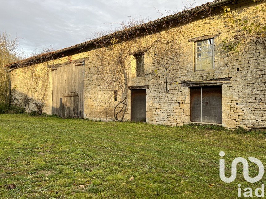 Longère 5 pièces de 350 m² à Brioux-sur-Boutonne (79170)