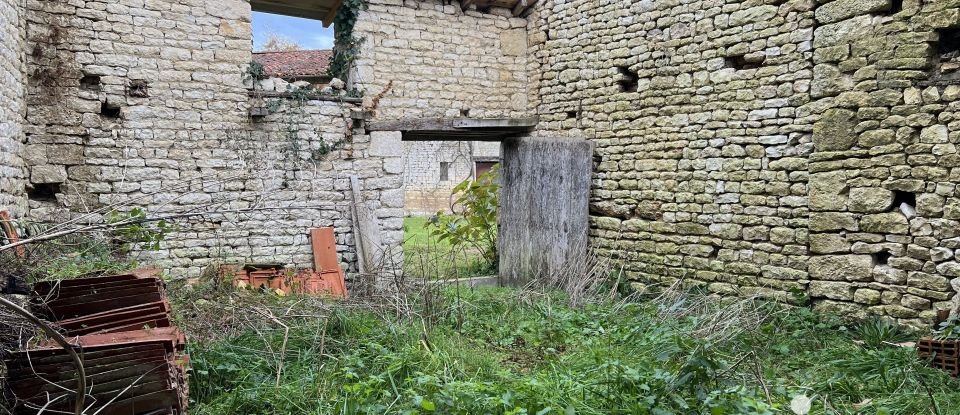 Longère 5 pièces de 350 m² à Brioux-sur-Boutonne (79170)