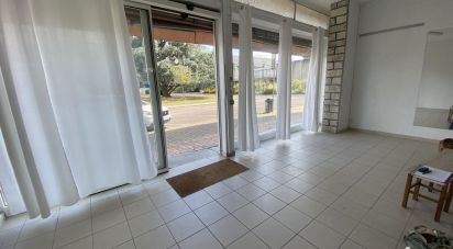 Retail property of 56 m² in Le Passage (47520)