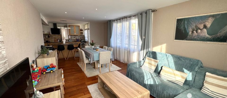 Apartment 4 rooms of 72 m² in Sainte-Geneviève-des-Bois (91700)