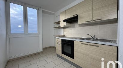 Appartement 3 pièces de 52 m² à Sin-le-Noble (59450)