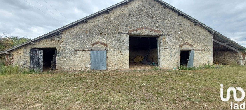 Barn conversion 5 rooms of 219 m² in Coulombiers (86600)