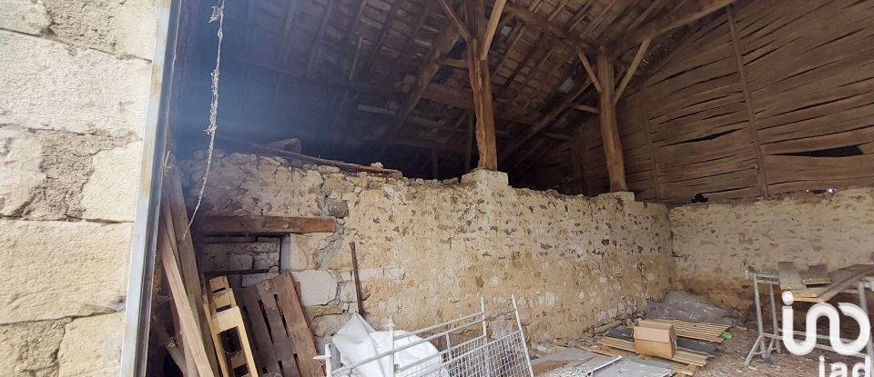 Barn conversion 5 rooms of 219 m² in Coulombiers (86600)