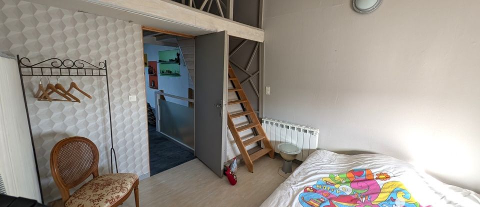 Maison 4 pièces de 130 m² à Sainte-Foy-de-Peyrolières (31470)