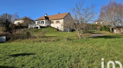 Maison 5 pièces de 138 m² à Saint-Mamet-la-Salvetat (15220)