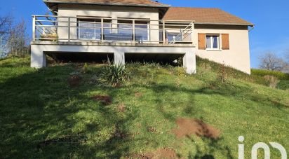 House 5 rooms of 138 m² in Saint-Mamet-la-Salvetat (15220)