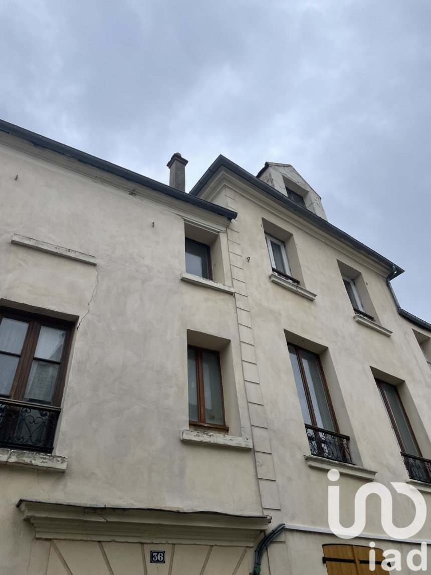 Building in Mantes-la-Jolie (78200) of 427 m²