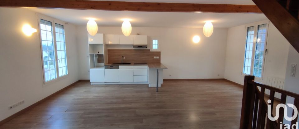 House 5 rooms of 102 m² in Villecresnes (94440)