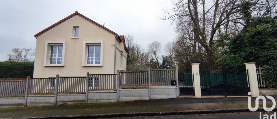 House 5 rooms of 102 m² in Villecresnes (94440)