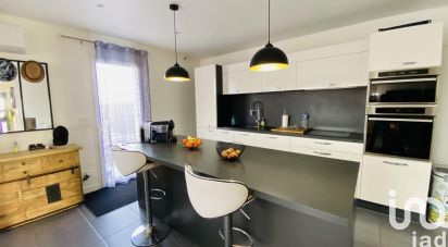 Maison 4 pièces de 107 m² à Sainte-Eulalie (33560)