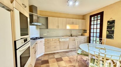 Traditional house 6 rooms of 124 m² in Carignan-de-Bordeaux (33360)