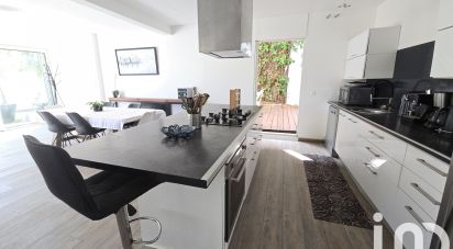 Maison 7 pièces de 210 m² à Saint-Pierre (97410)