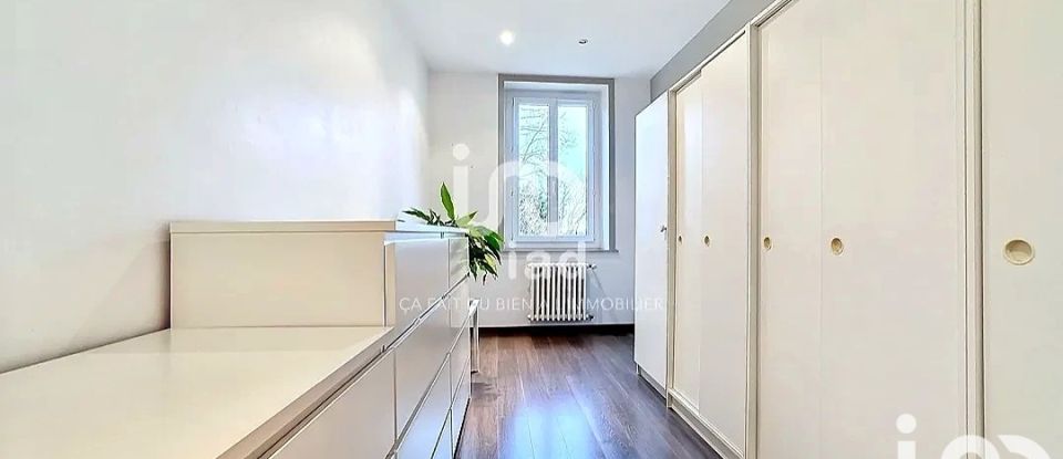 Maison 8 pièces de 203 m² à Bressolles (01360)