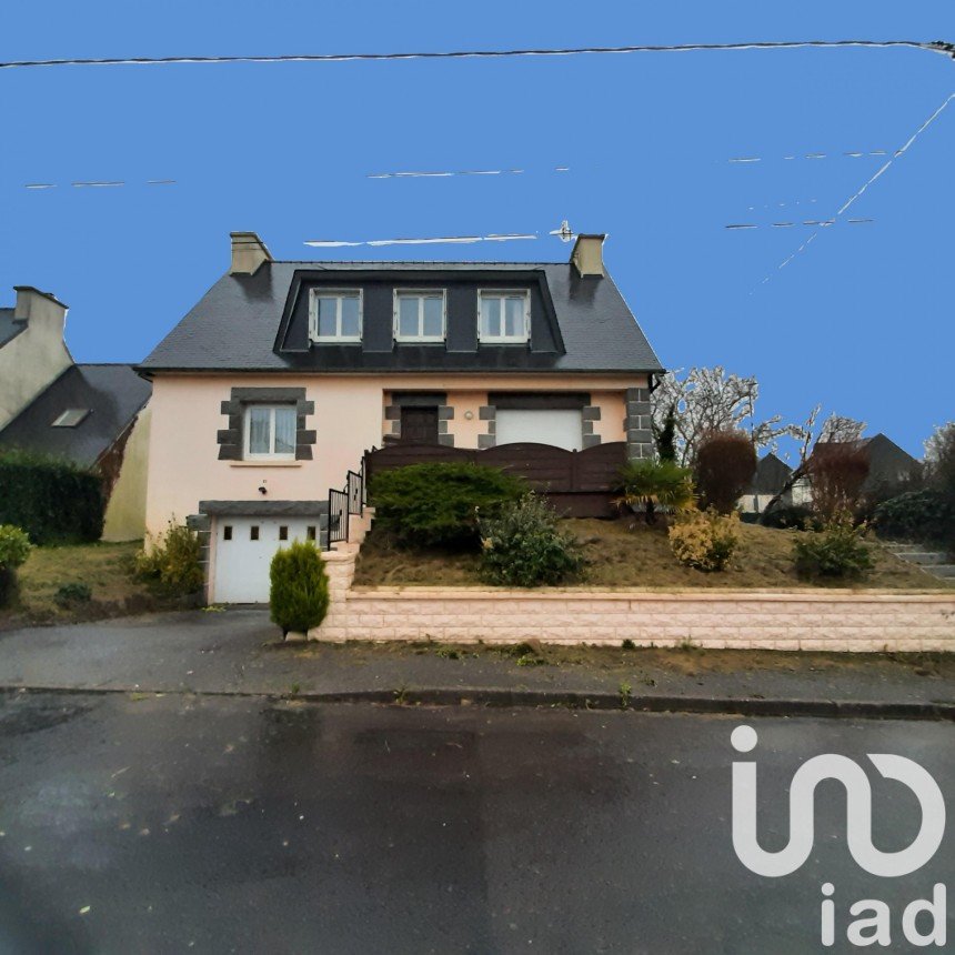 Maison 6 pièces de 125 m² à Carhaix-Plouguer (29270)