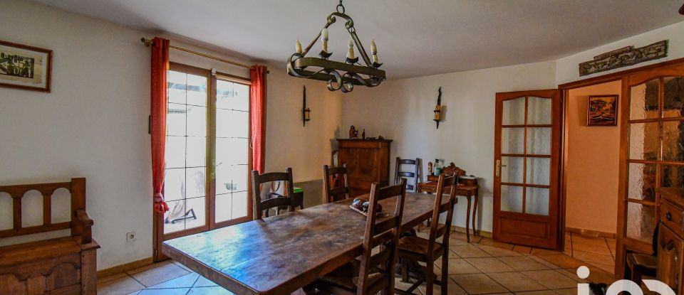 Traditional house 7 rooms of 175 m² in Bréval (78980)