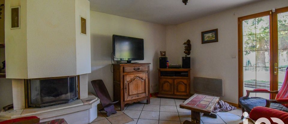 Traditional house 7 rooms of 175 m² in Bréval (78980)