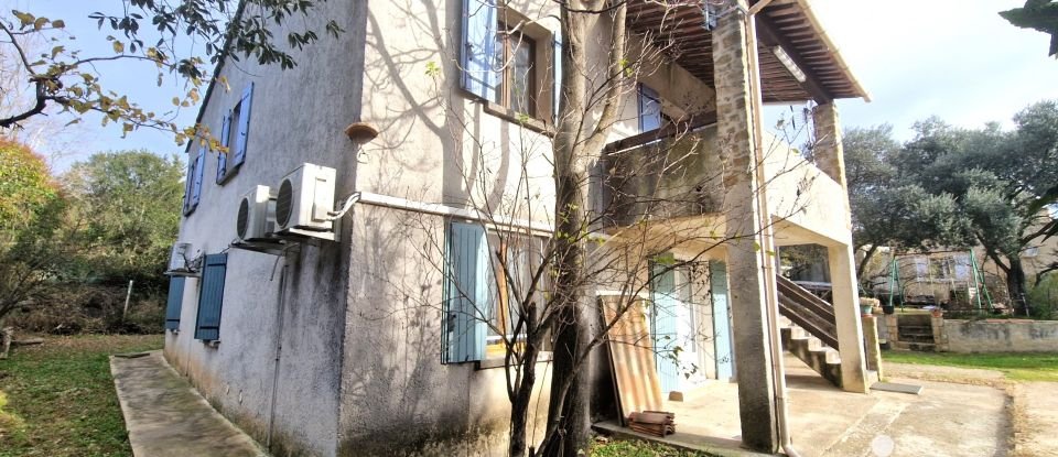 Maison 11 pièces de 244 m² à Pouzilhac (30210)