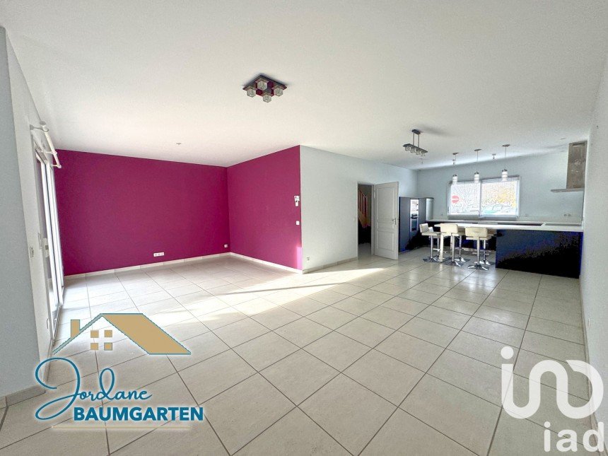 House 6 rooms of 182 m² in Saujon (17600)