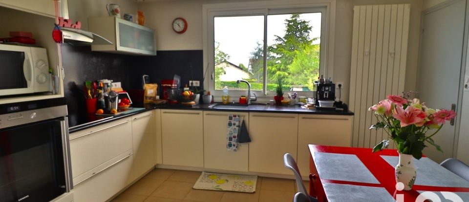 Traditional house 6 rooms of 149 m² in Montceau-les-Mines (71300)