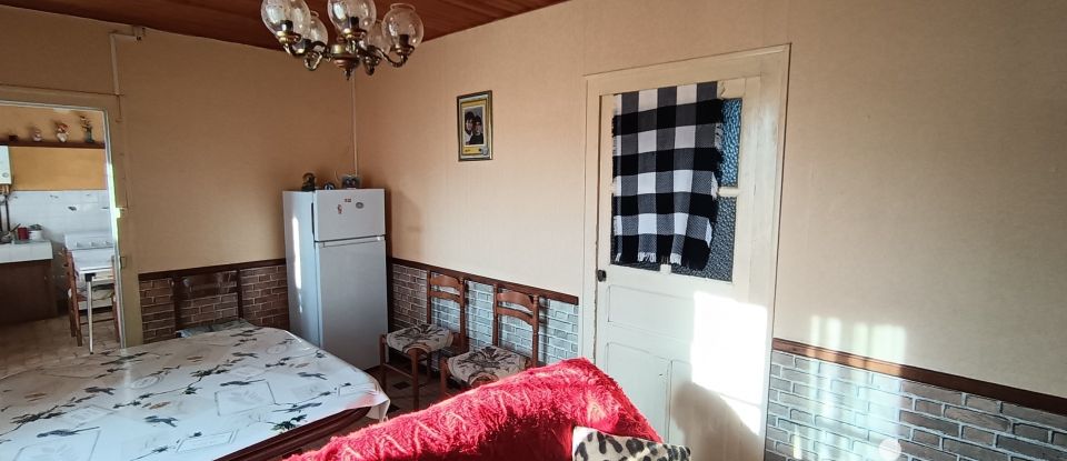 House 4 rooms of 79 m² in Saint-Léger-de-Montbrun (79100)