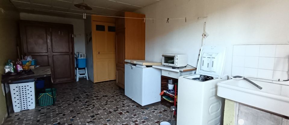 House 4 rooms of 79 m² in Saint-Léger-de-Montbrun (79100)